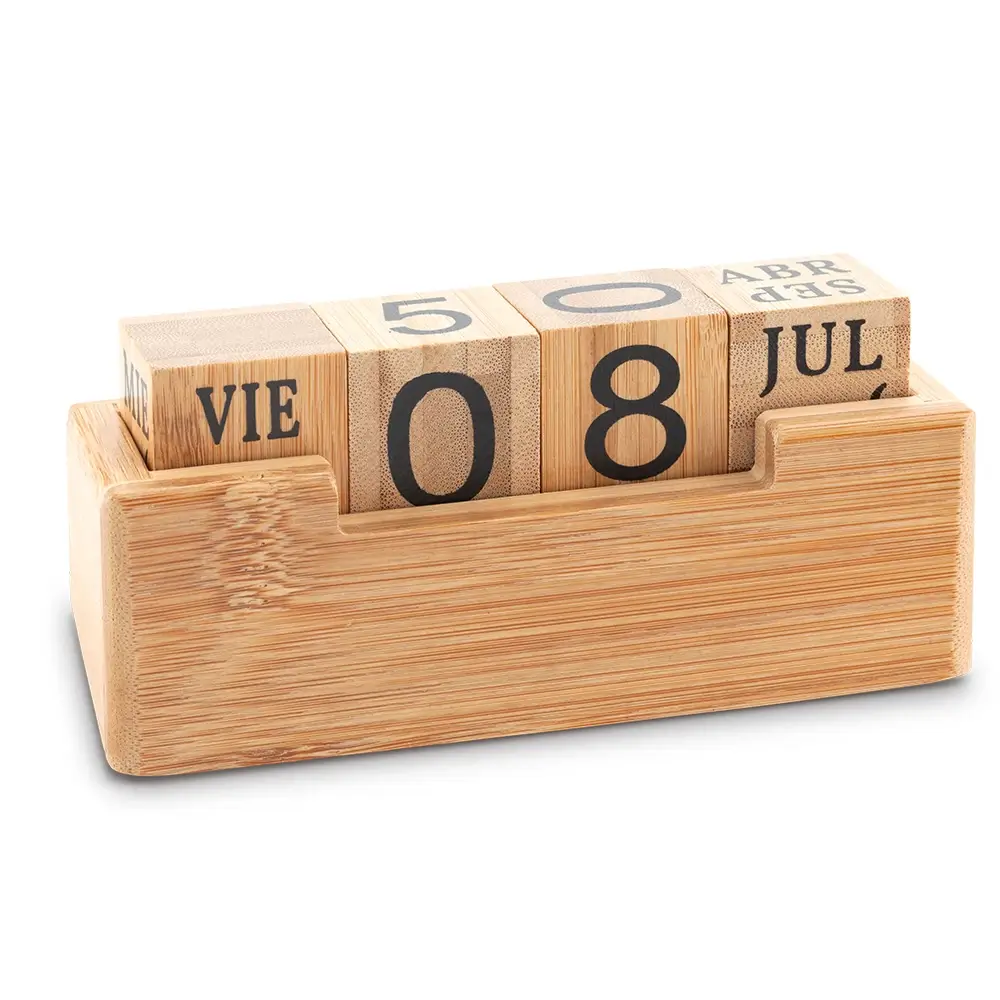 calendario en cubos de madera